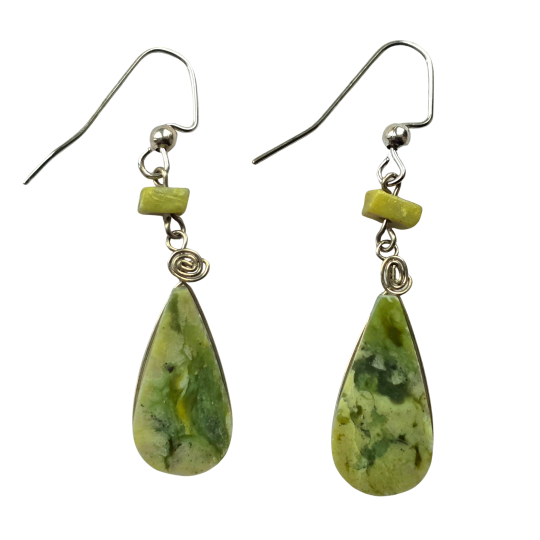 Green Serpentine teardrop stone and silver wire earrings - Made by Peruvian Amazon Artisan
