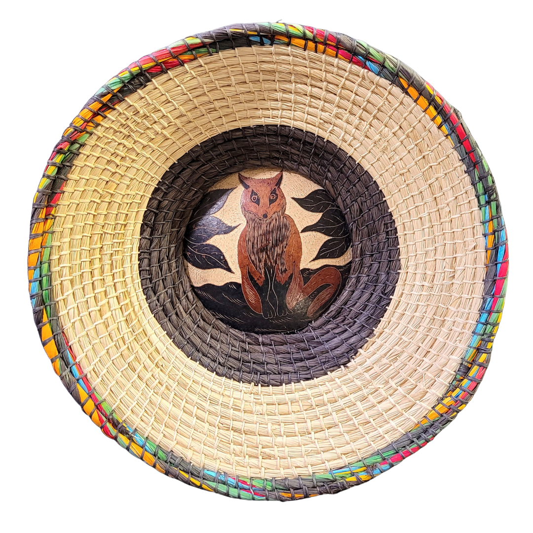 CHAMBIRA BASKET WITH WILDLIIFE CARVING ON CALABASH CENTER - MADE BY PERUVIAN AMAZON ARTISAN - Amazon Ecology