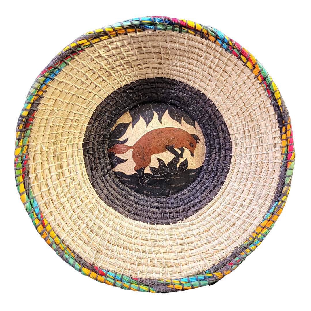 CHAMBIRA BASKET WITH WILDLIIFE CARVING ON CALABASH CENTER - MADE BY PERUVIAN AMAZON ARTISAN - Amazon Ecology