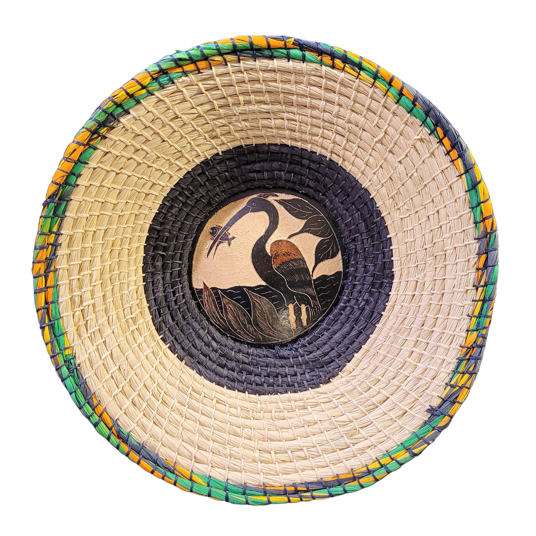 CHAMBIRA BASKET WITH WILDLIIFE CARVING ON CALABASH CENTER - MADE BY PERUVIAN AMAZON ARTISAN - Amazon Ecology