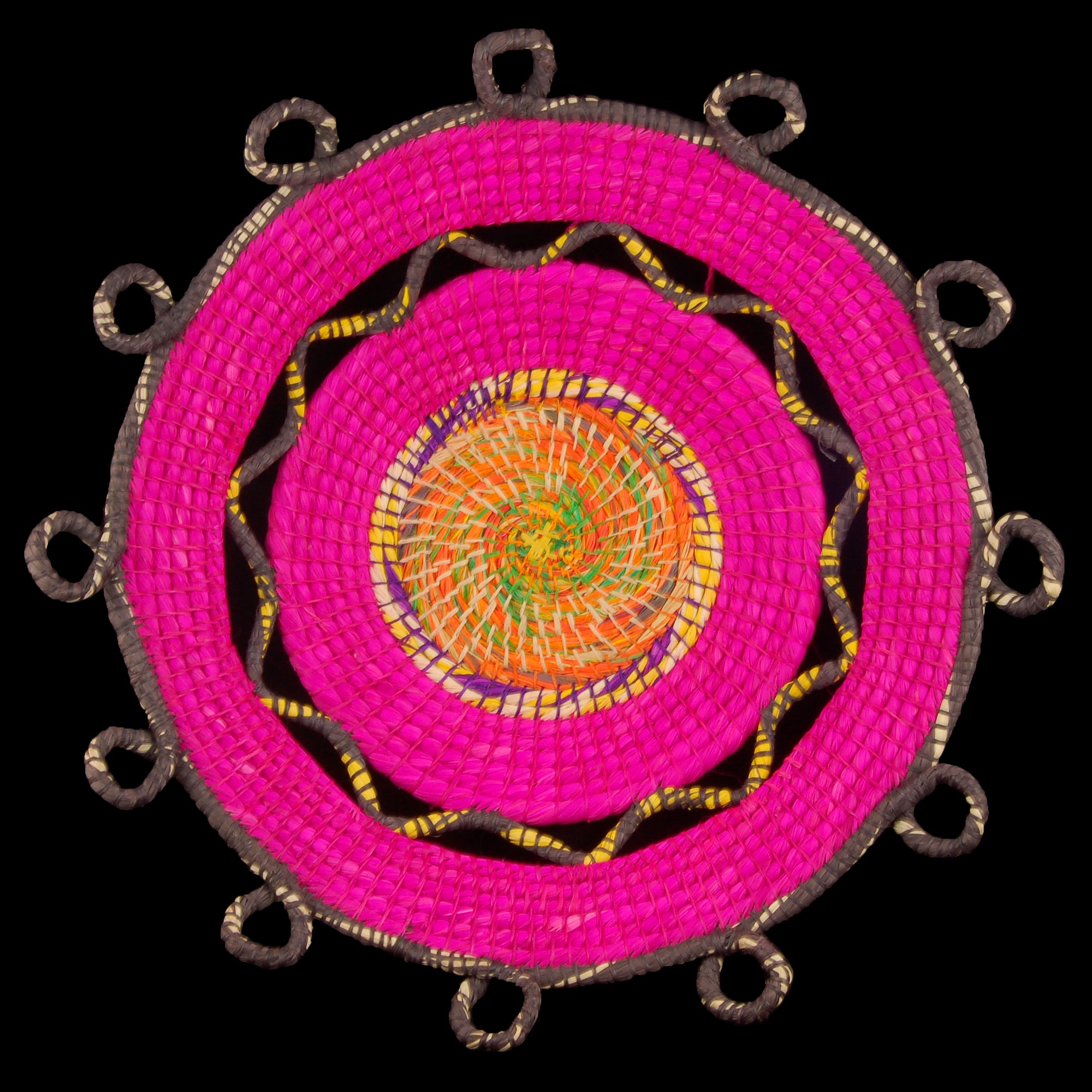 RASPBERRY LOOPS - HANDMADE CHAMBIRA PALM FIBER BASKET - WOVEN BY ARTISAN FROM PERUVIAN AMAZON - Amazon Ecology