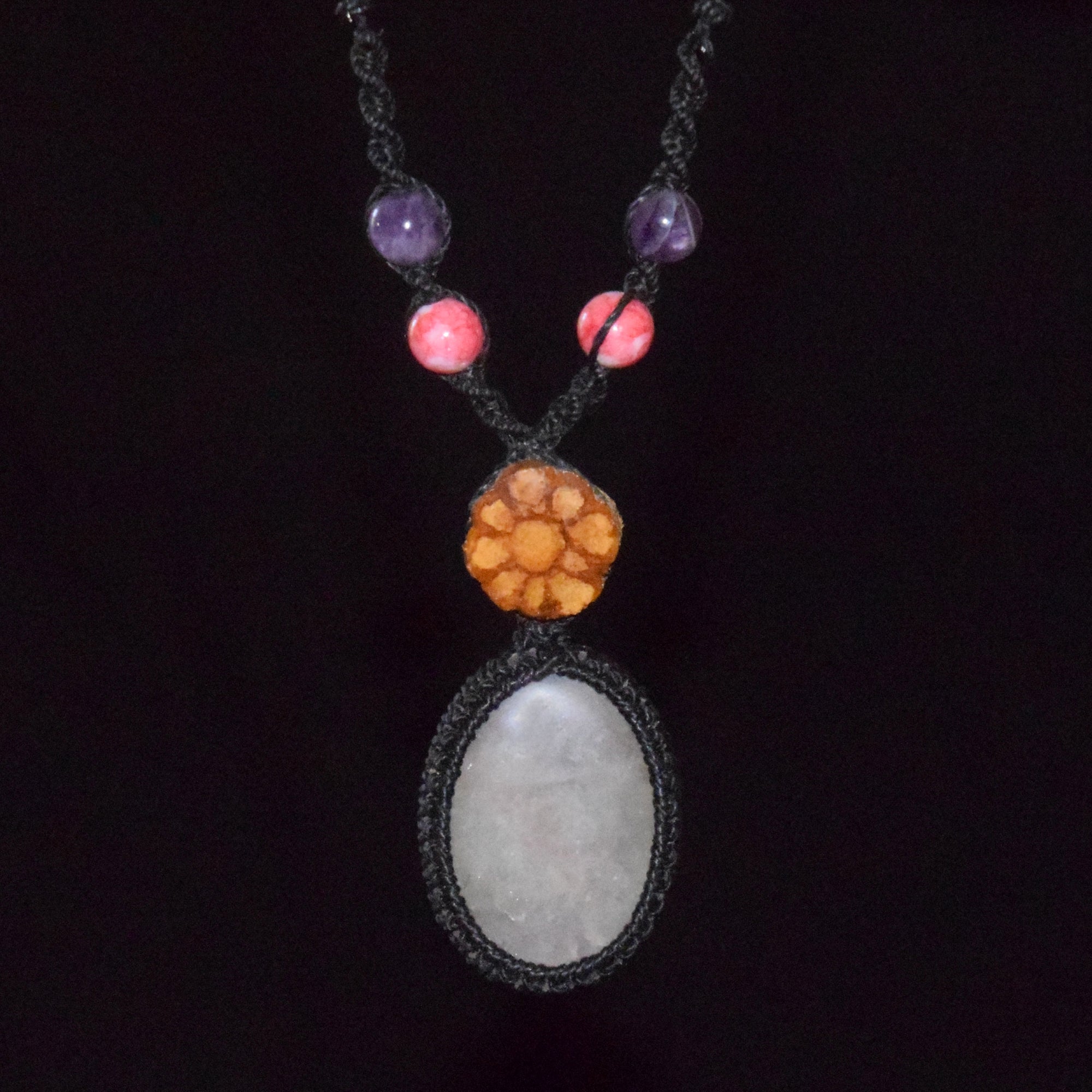 Ayahuasca vine and white quartz macrame necklace - Amazon Ecology