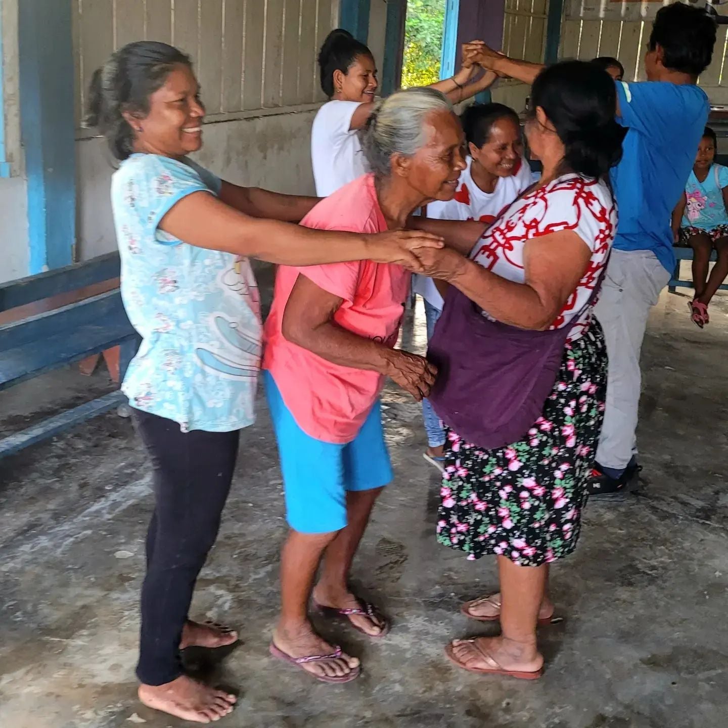 INTRODUCING AVP TO A YAGUA COMMUNITY