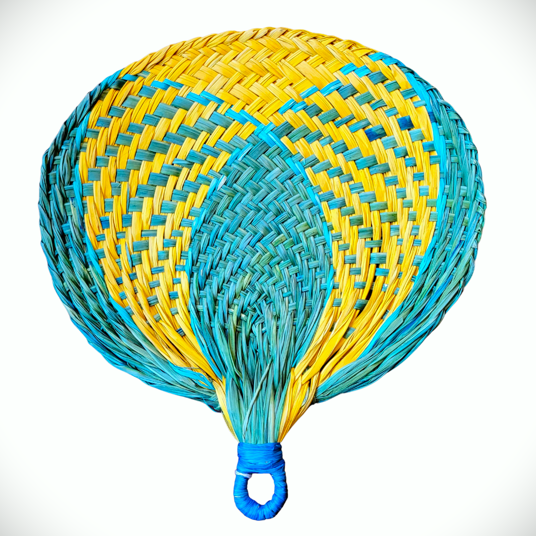 Chambira fan with round handle