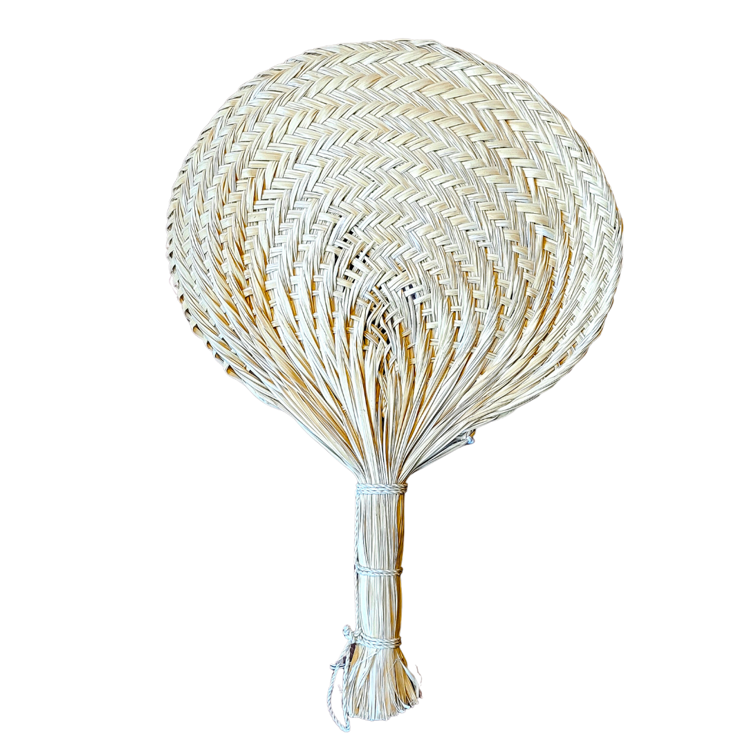 Chambira fan with round handle