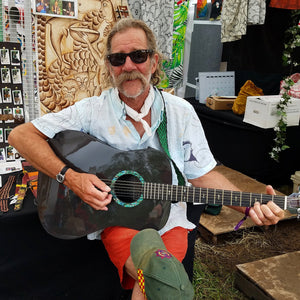 GS01C: Jhon Fleming with Amazon green anaconda guitar strap -