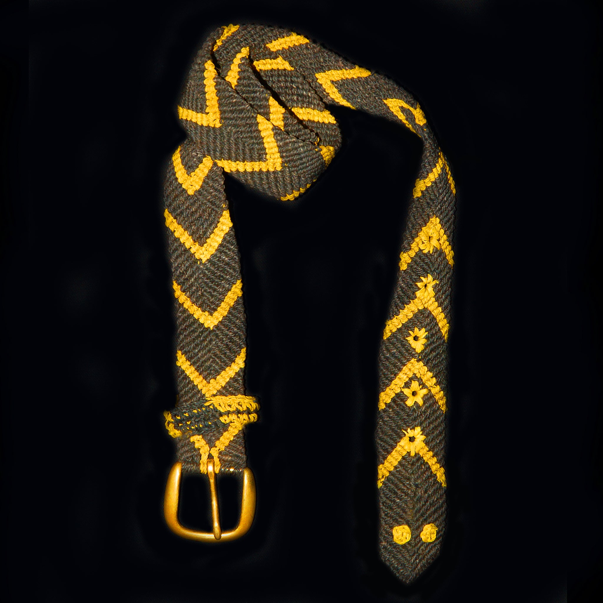 FAIR -TRADE HAND-MADE BELT - BLACK AND YELLOW CHEVRON PATTERN - WOVEN BY PERUVIAN AMAZON ARTISAN - Amazon Ecology