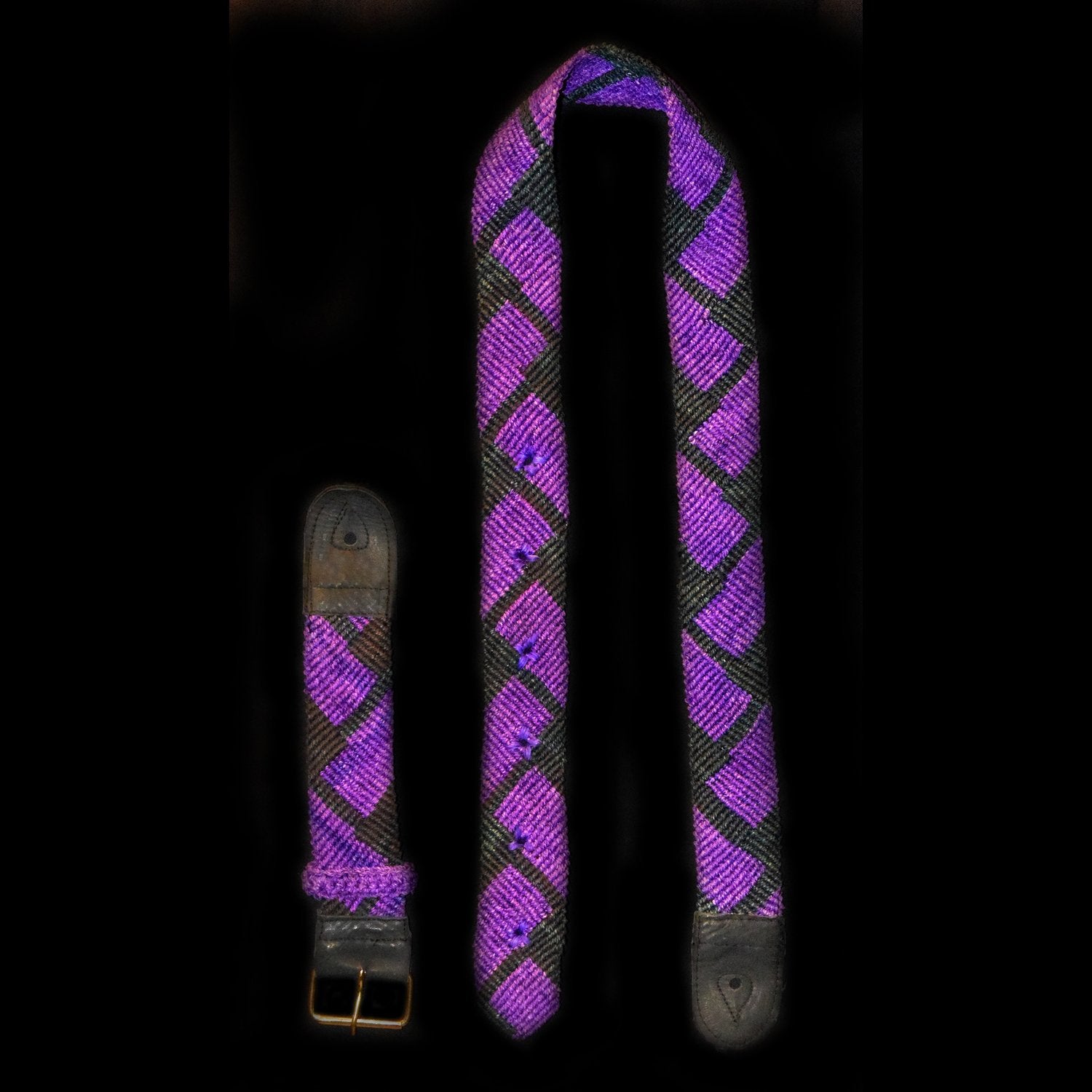 GS14A : Fair-trade hand-made Amazon guitar strap - purple patch model