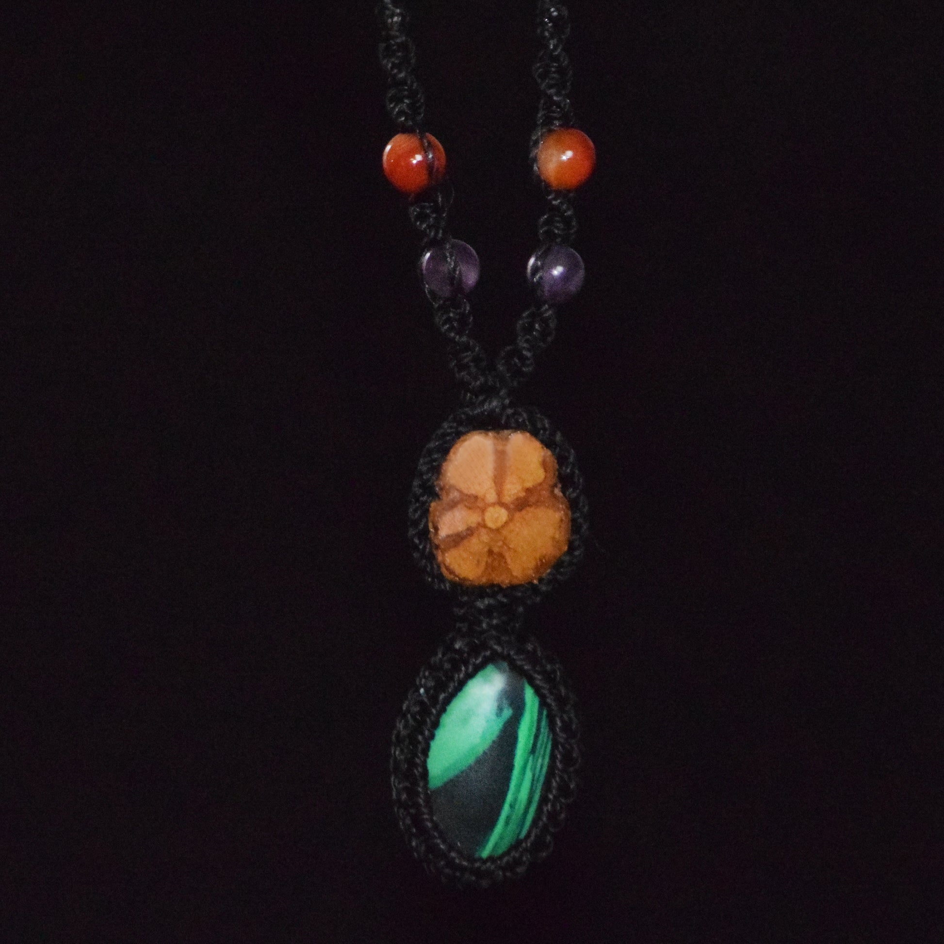 Ayahuasca vine and malaquite macrame necklace - Amazon Ecology